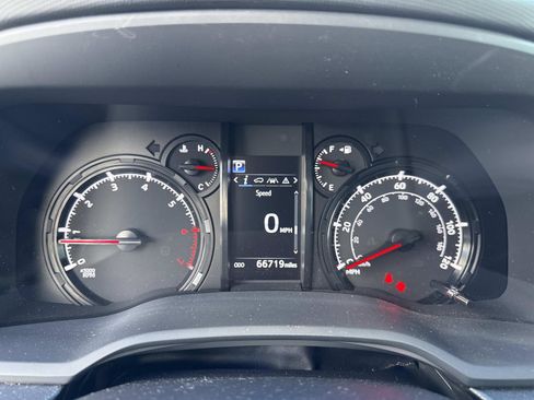 Used 2021 Toyota 4Runner SR5 image 27