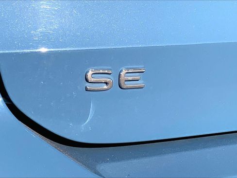 Used 2026 Volkswagen Taos SE FWD image 31