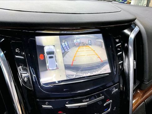 Used 2016 Cadillac Escalade Luxury image 14