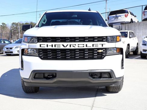 Used 2020 Chevrolet Silverado 1500 Custom w/ Custom Value Package image 10