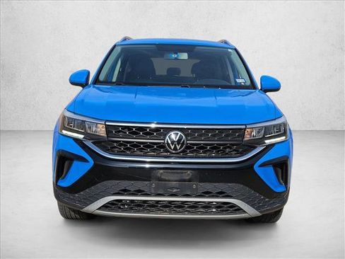 Used 2022 Volkswagen Taos SE image 2