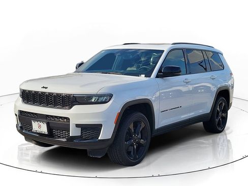Used 2024 Jeep Grand Cherokee L Altitude AWD/4WD image 2