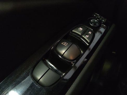 Used 2024 Nissan Altima 2.5 SR FWD image 27