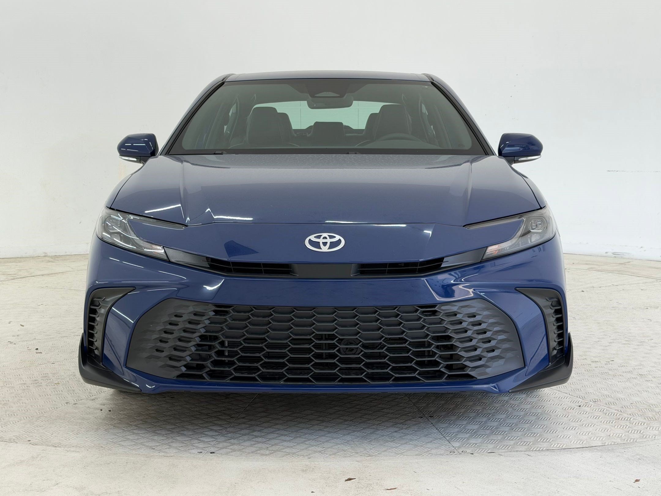 Used 2026 Toyota Camry SE w/ Convenience Package FWD image 6