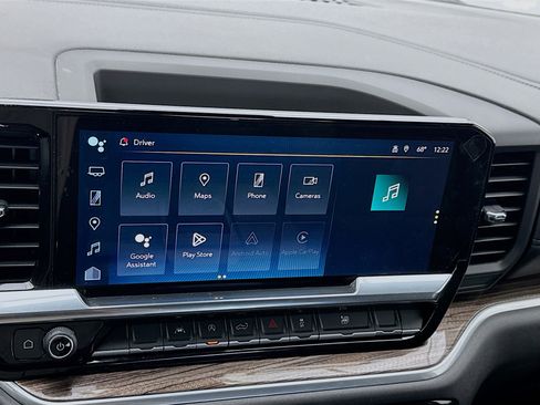 Used 2025 Chevrolet Silverado 1500 LT image 9