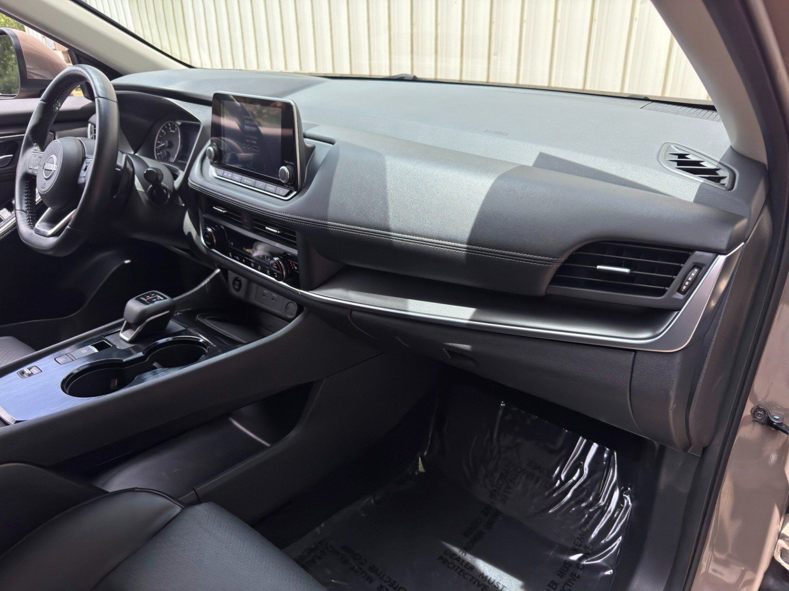 Used 2024 Nissan Rogue SV w/ SV Premium Package FWD image 14