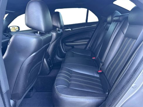 Used 2018 Chrysler 300 S w/ 300S Premium Group image 10