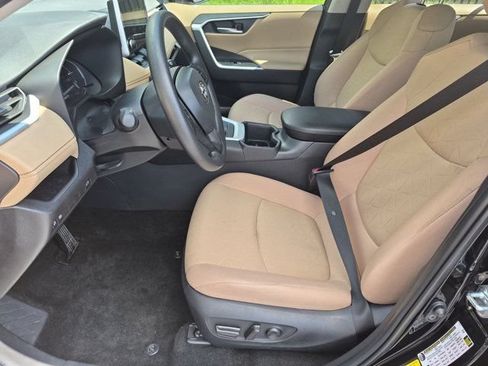Certified 2025 Toyota RAV4 XLE w/ Convenience Package FWD image 8