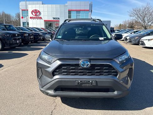 Used 2021 Toyota RAV4 LE image 2