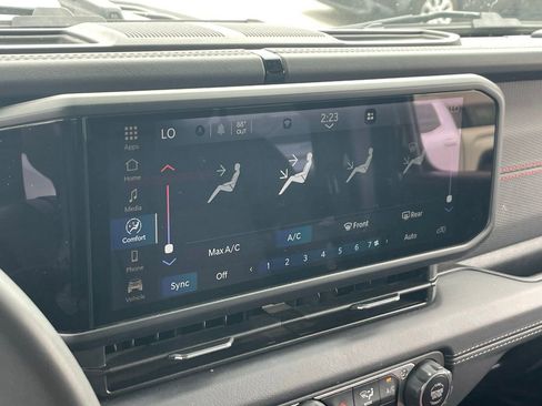 Used 2025 Jeep Wrangler Unlimited Rubicon image 10