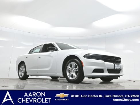 Used 2023 Dodge Charger SXT image 2