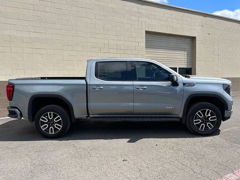 Used 2025 GMC Sierra 1500 AT4 w/ Technology Package AWD/4WD image 3