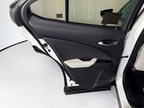 New 2026 Lexus UX 300h FWD image 27