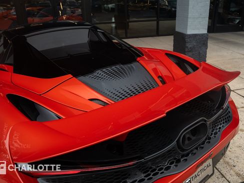 Used 2025 McLaren 750S Spider RWD image 17