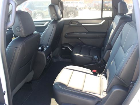 New 2025 GMC Acadia Elevation w/ Elevation Premium Package FWD image 12