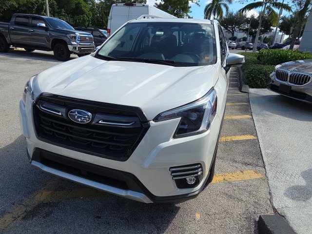 Used 2024 Subaru Forester Touring w/ Convenience Package AWD/4WD image 2
