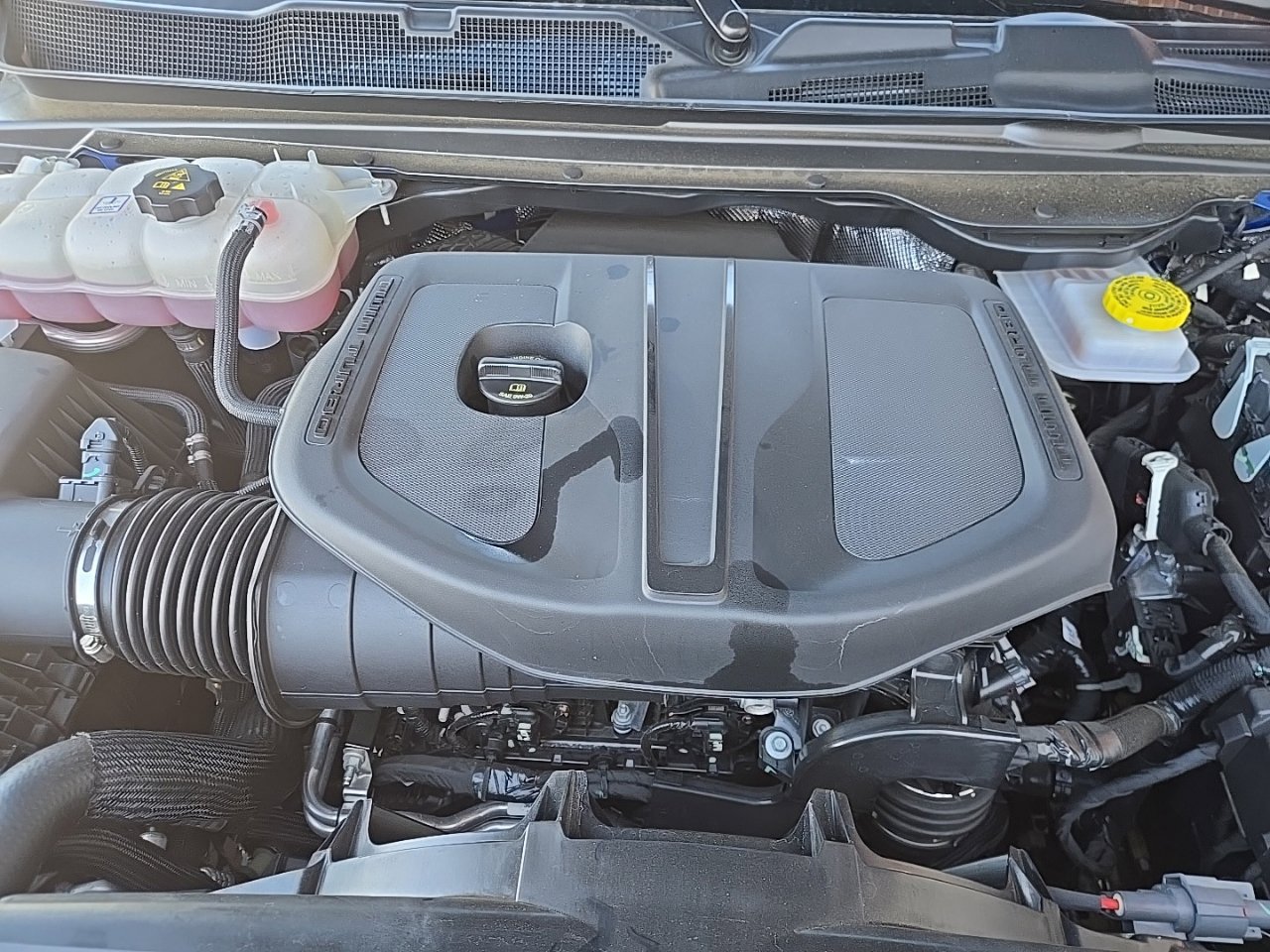 Used 2025 RAM 1500 Warlock AWD/4WD image 13