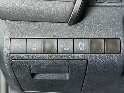 Used 2024 Toyota Camry SE image 17