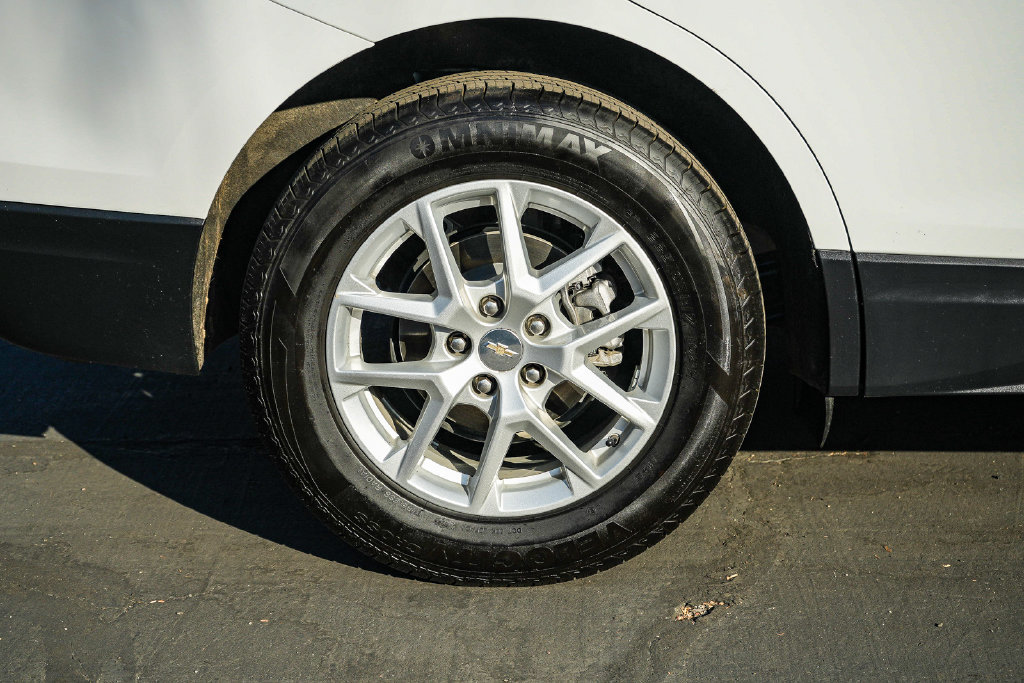Used 2023 Chevrolet Equinox LT AWD/4WD image 12