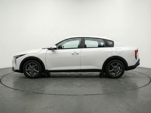 Used 2025 Kia K4 FWD image 5