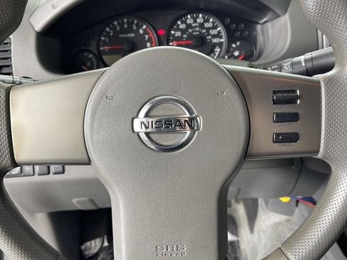 Used 2012 Nissan Frontier SV AWD/4WD image 19