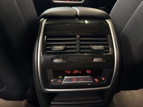 Used 2024 BMW X7 xDrive40i image 20