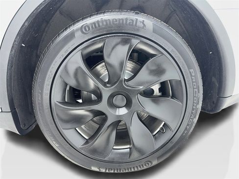 Used 2023 Tesla Model Y Long Range image 51