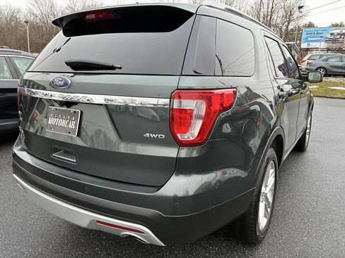 Used 2016 Ford Explorer XLT w/ Equipment Group 202A image 4