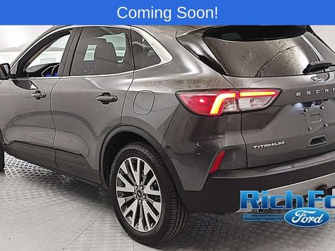 Used 2020 Ford Escape Titanium w/ Titanium Premium Package 2.0 AWD/4WD image 4