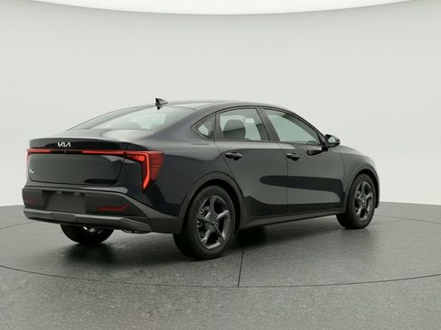 Used 2025 Kia K4 LXS FWD image 9
