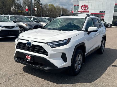 Used 2024 Toyota RAV4 LE image 3