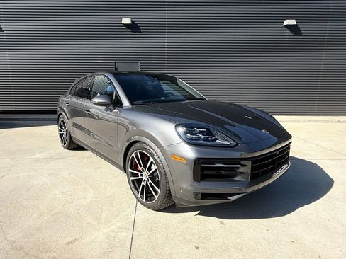 Used 2026 Porsche Cayenne S image 3
