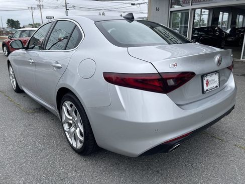 Used 2021 Alfa Romeo Giulia Ti image 5