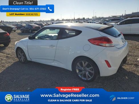 Used 2017 Hyundai Veloster image 3