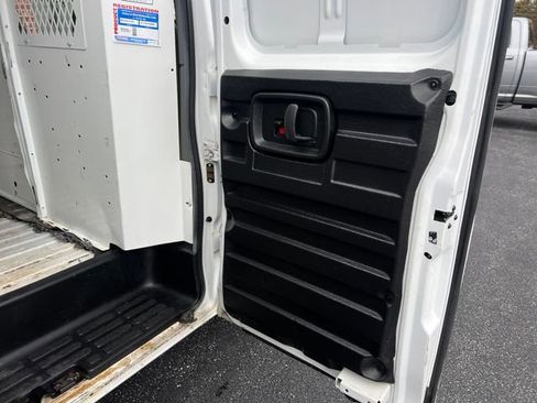 Used 2021 Chevrolet Express 2500 Work Van image 16