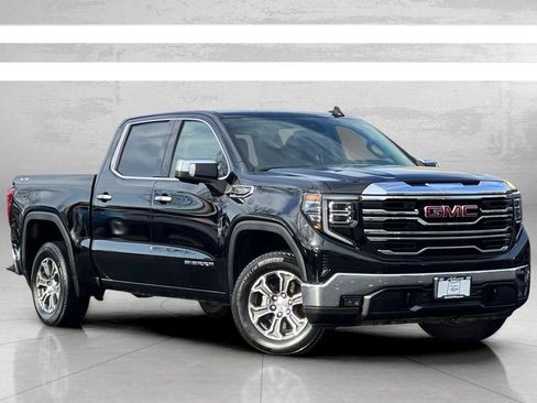Used 2025 GMC Sierra 1500 SLT image 2