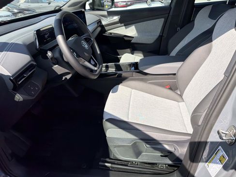Certified 2025 Volkswagen ID.4 Pro RWD image 14