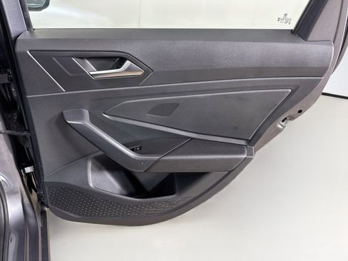 Used 2024 Volkswagen Jetta SE FWD image 29