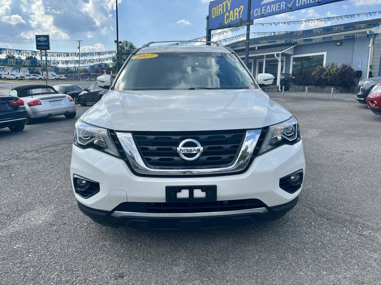 Used 2017 Nissan Pathfinder SV FWD image 2