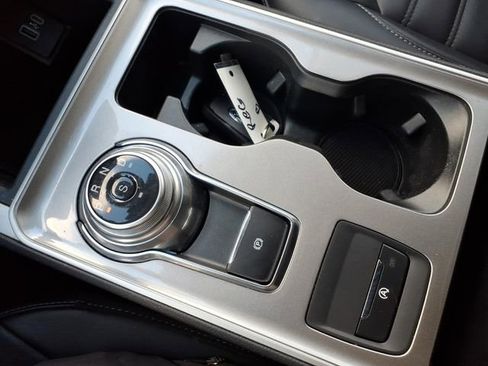 Used 2024 Ford Edge SEL w/ Convenience Package image 23