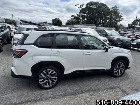 Used 2025 Subaru Forester Touring AWD/4WD image 4