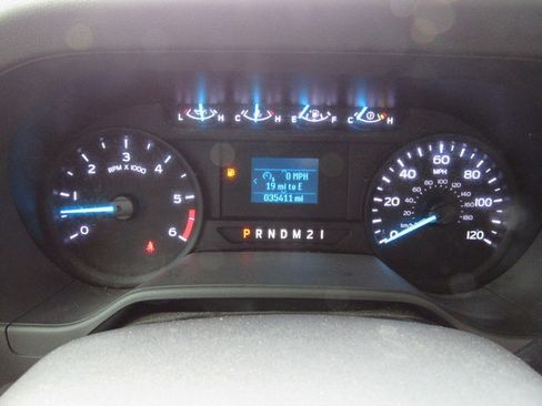 Used 2023 Ford E-450 and Econoline 450 Super Duty w/ Power Windows & Locks Group RWD image 29