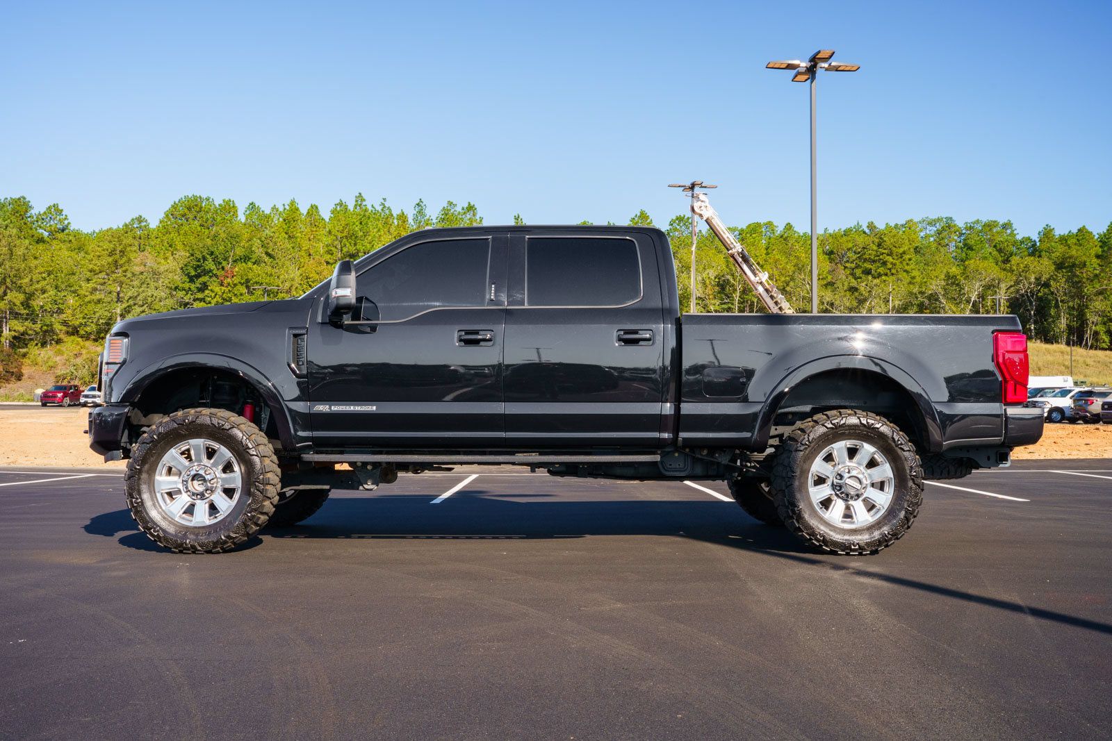Certified 2022 Ford F250 Lariat w/ Tremor Off-Road Package AWD/4WD image 11