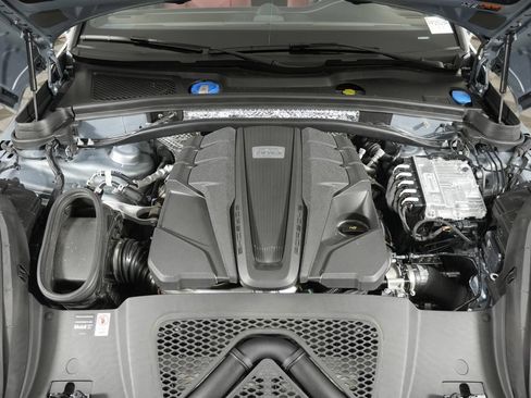 Certified 2026 Porsche Macan S AWD/4WD image 44