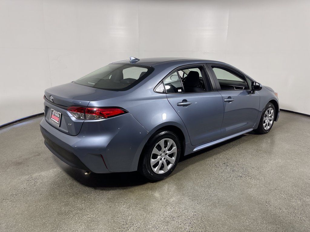 Certified 2025 Toyota Corolla LE FWD image 3