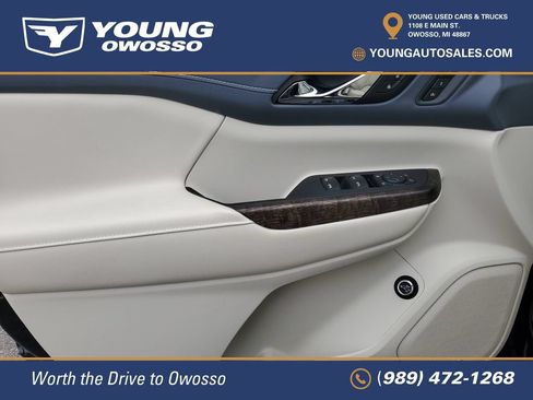 Used 2023 GMC Acadia Denali w/ Denali Ultimate Package AWD/4WD image 24