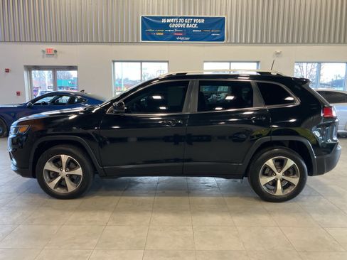 Used 2020 Jeep Cherokee Limited image 8