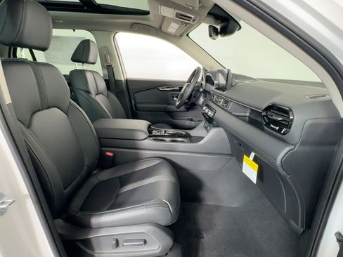 New 2025 Honda Pilot Touring image 31