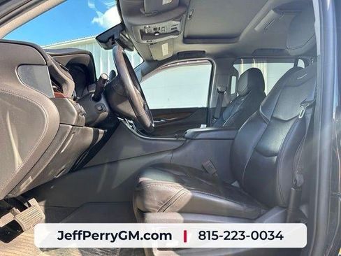 Used 2020 Cadillac Escalade Premium Luxury AWD/4WD image 10