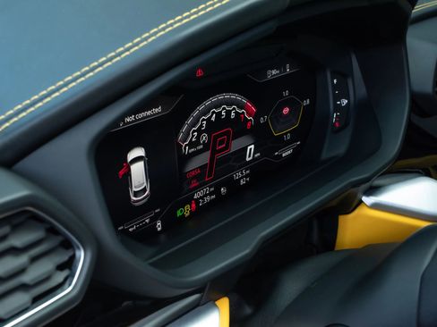 Used 2020 Lamborghini Urus image 17